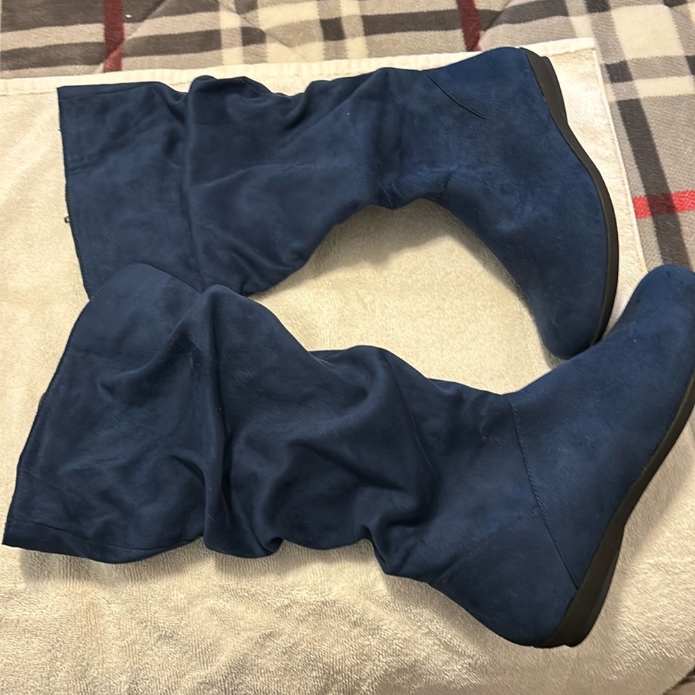 Comfortview women’s size 8 blue side, zip boots, 15 inches tall